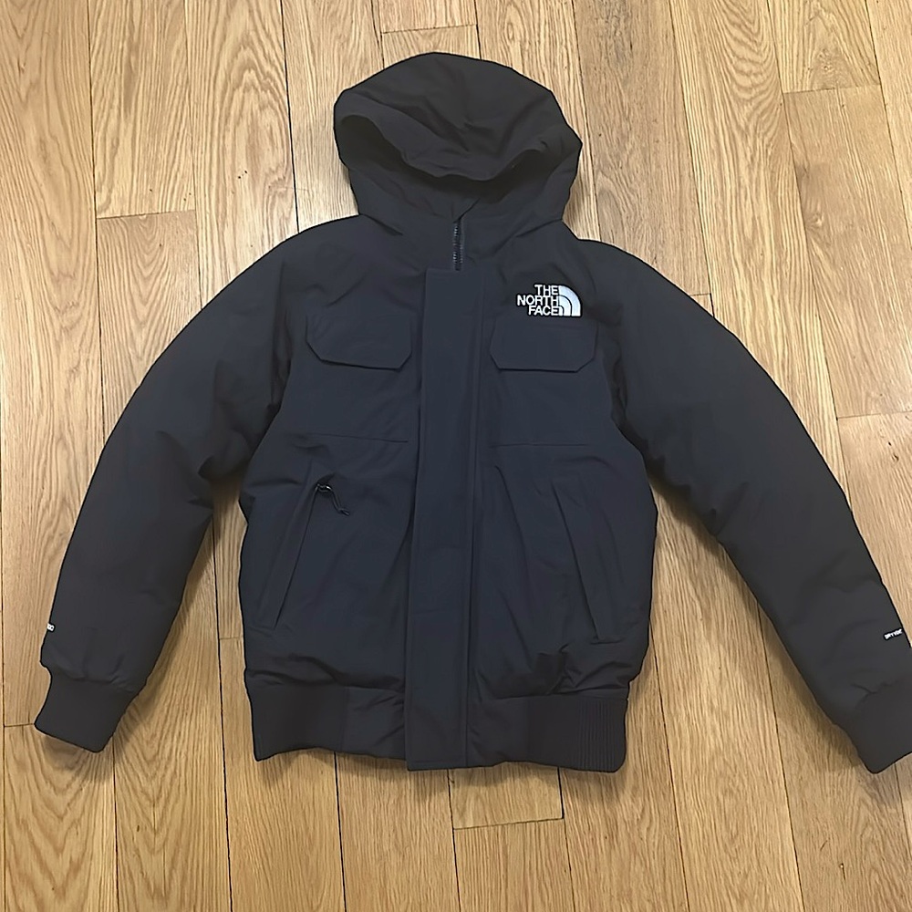 The North Face mens parka (insulated), size XS.